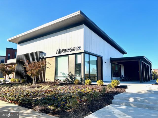 METRO WALK AT MOOREFIELD STATION - Residential Lease