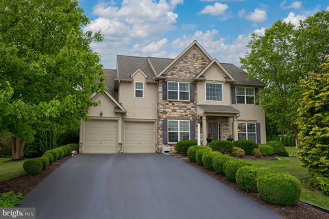 Photo of 216 Fallowfield Drive, Leola, PA 17540 (MLS # PALA2045382)