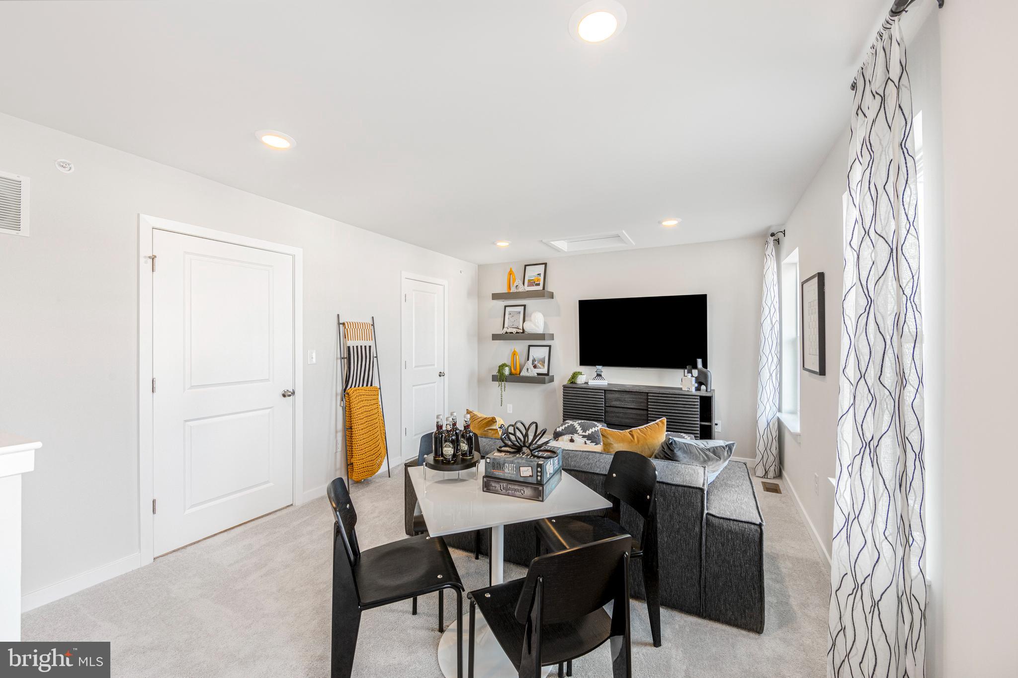RIVER POINTE - Residential