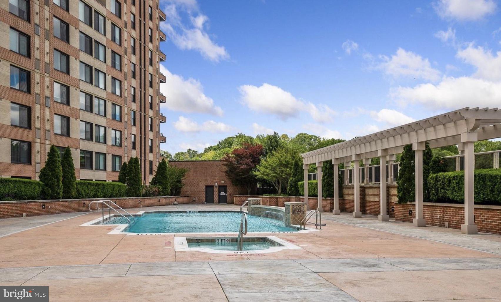 MIDTOWN ALEXANDRIA STATION CONDOMINIUM - Residential