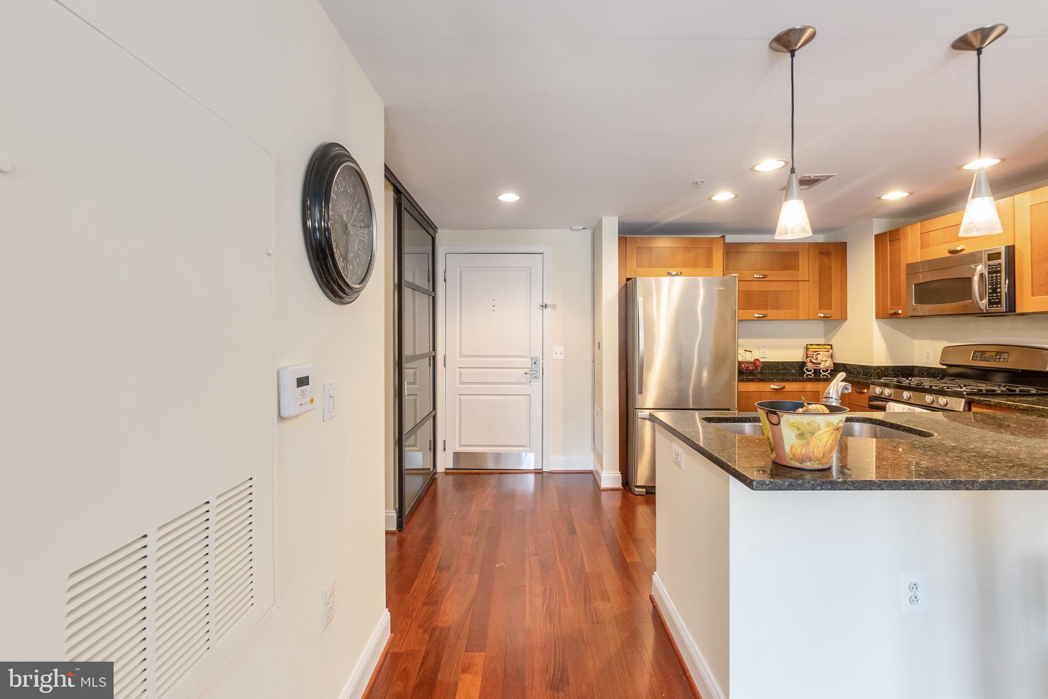 MIDTOWN ALEXANDRIA STATION CONDOMINIUM - Residential