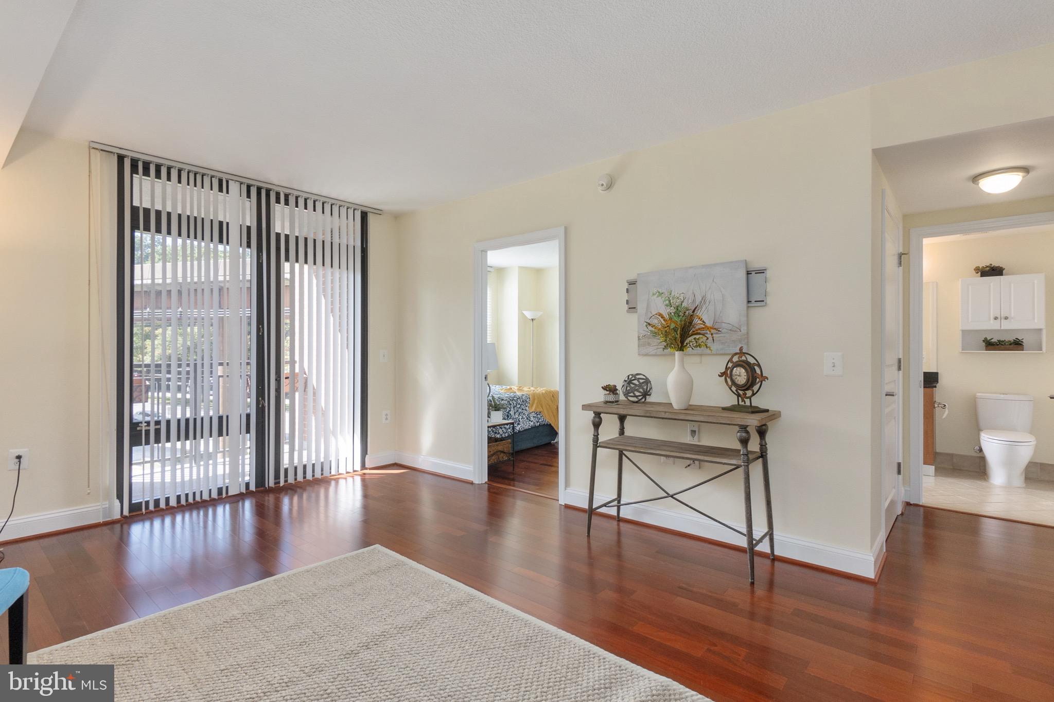 MIDTOWN ALEXANDRIA STATION CONDOMINIUM - Residential