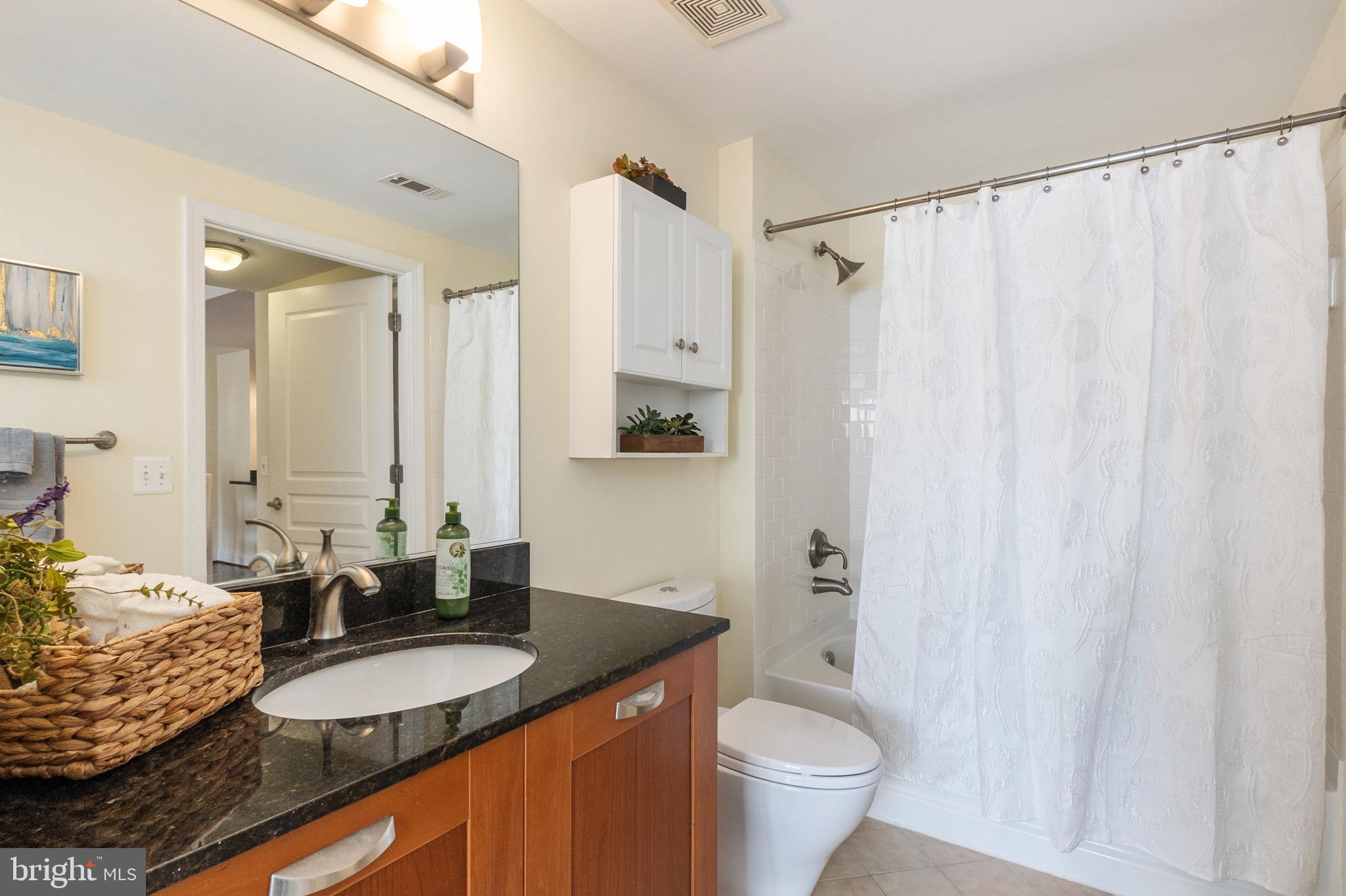 MIDTOWN ALEXANDRIA STATION CONDOMINIUM - Residential