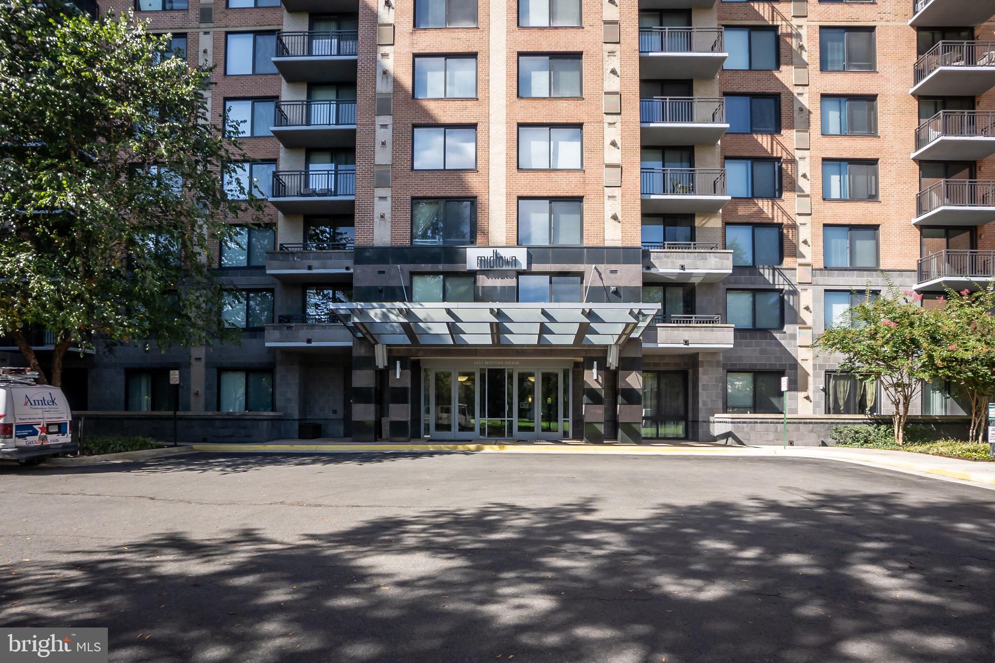 MIDTOWN ALEXANDRIA STATION CONDOMINIUM - Residential