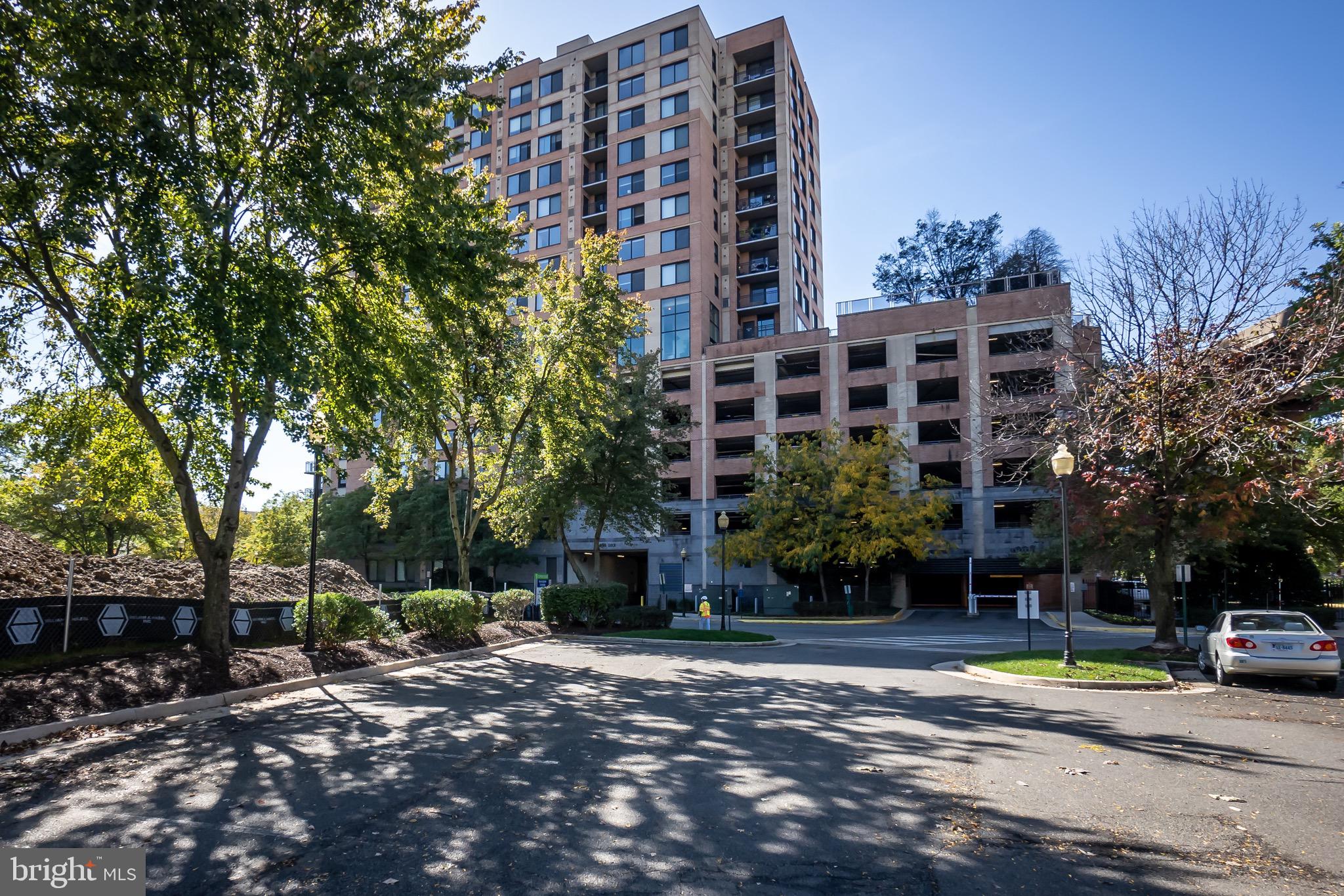 MIDTOWN ALEXANDRIA STATION CONDOMINIUM - Residential