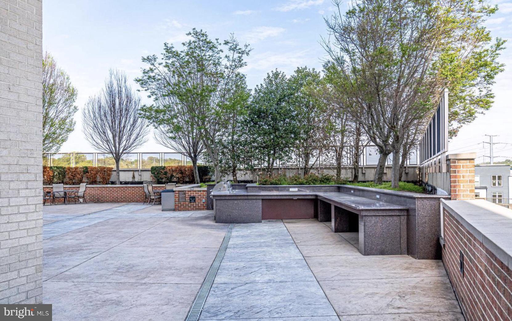 MIDTOWN ALEXANDRIA STATION CONDOMINIUM - Residential