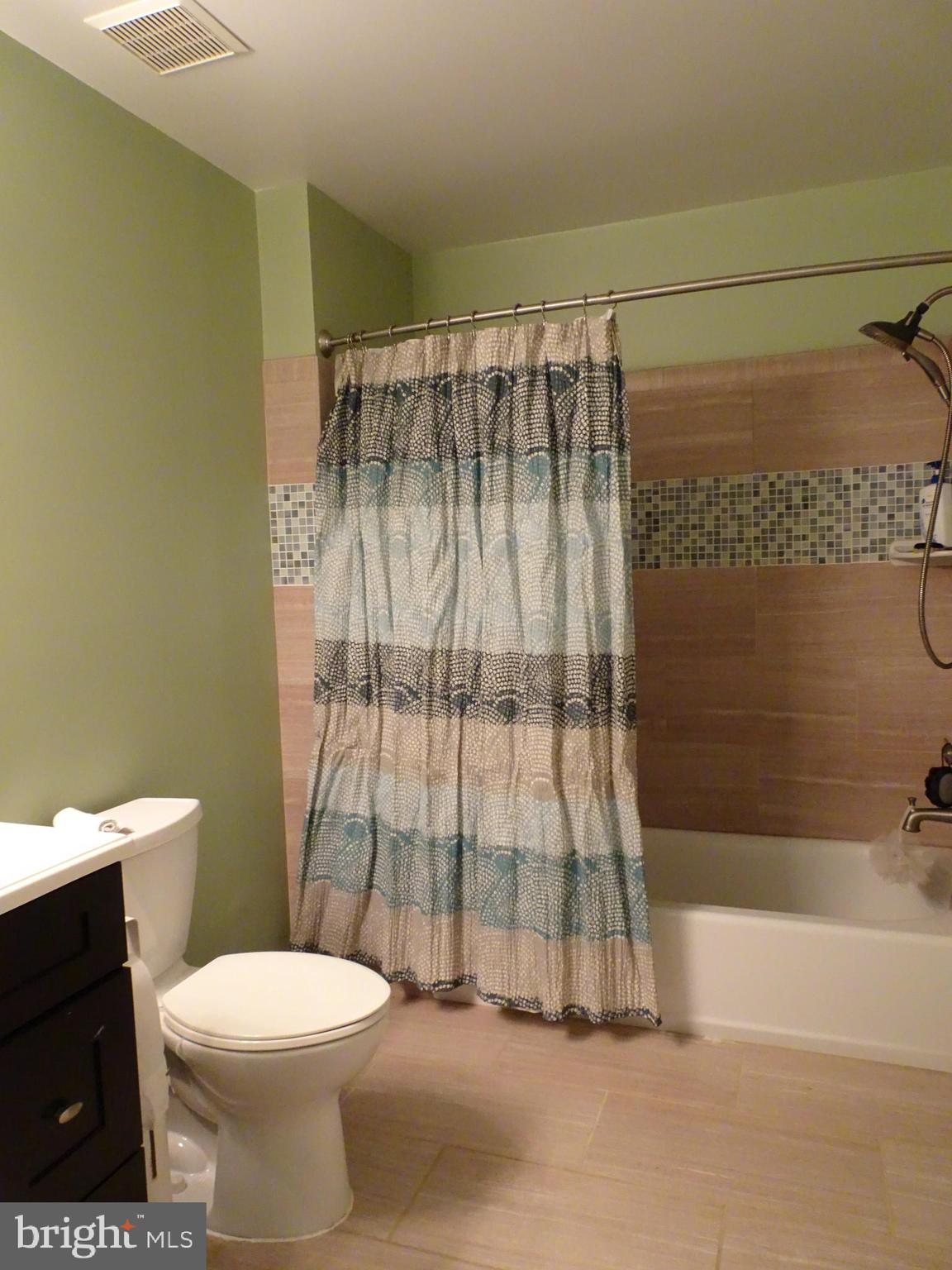 HICKORY RIDGE LA PLATA - Residential Lease