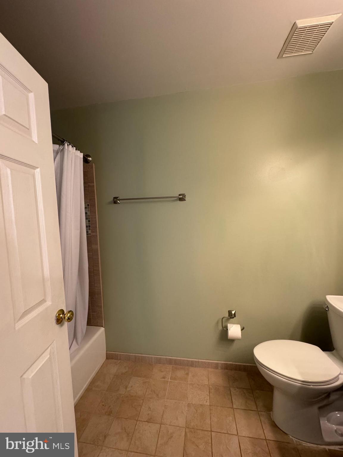 HICKORY RIDGE LA PLATA - Residential Lease