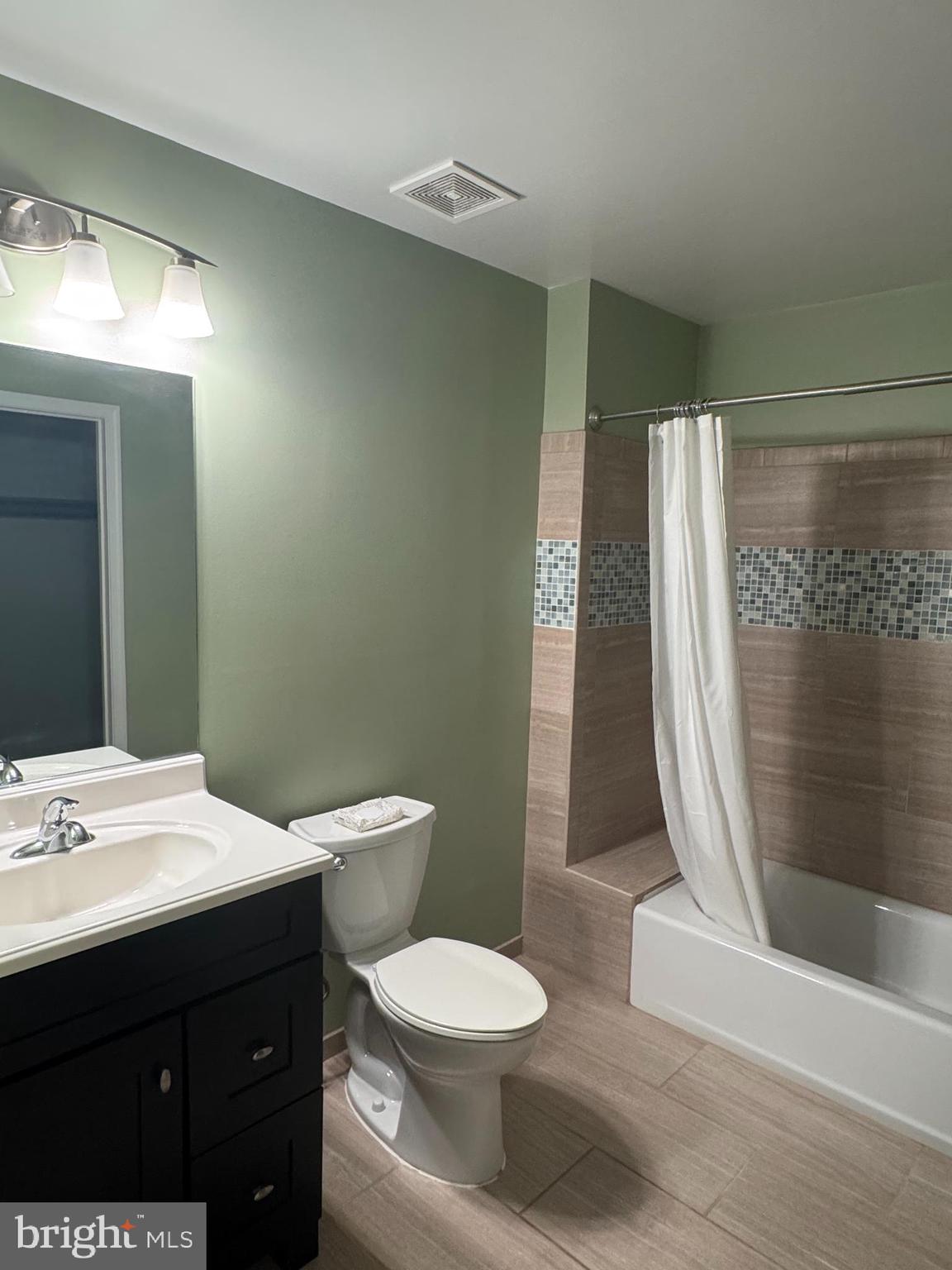 HICKORY RIDGE LA PLATA - Residential Lease