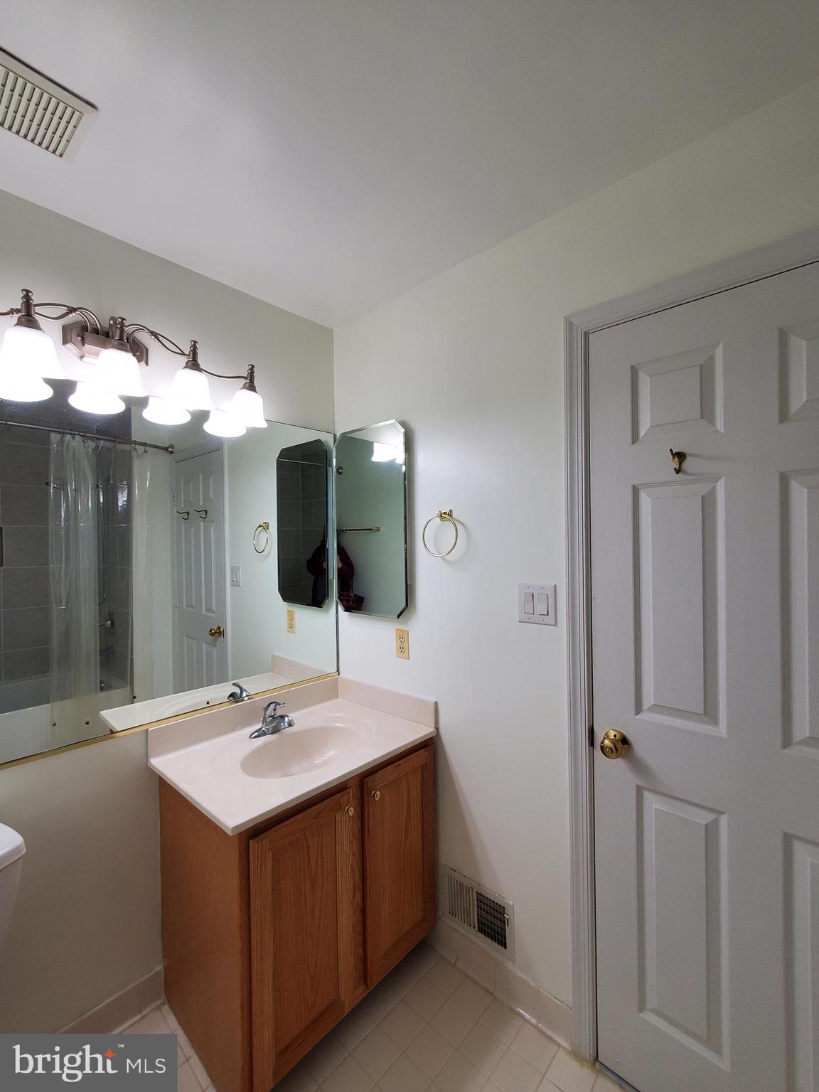 HICKORY RIDGE LA PLATA - Residential Lease