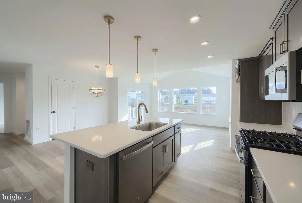 HILLS AT VALLEY VIEW - Residential