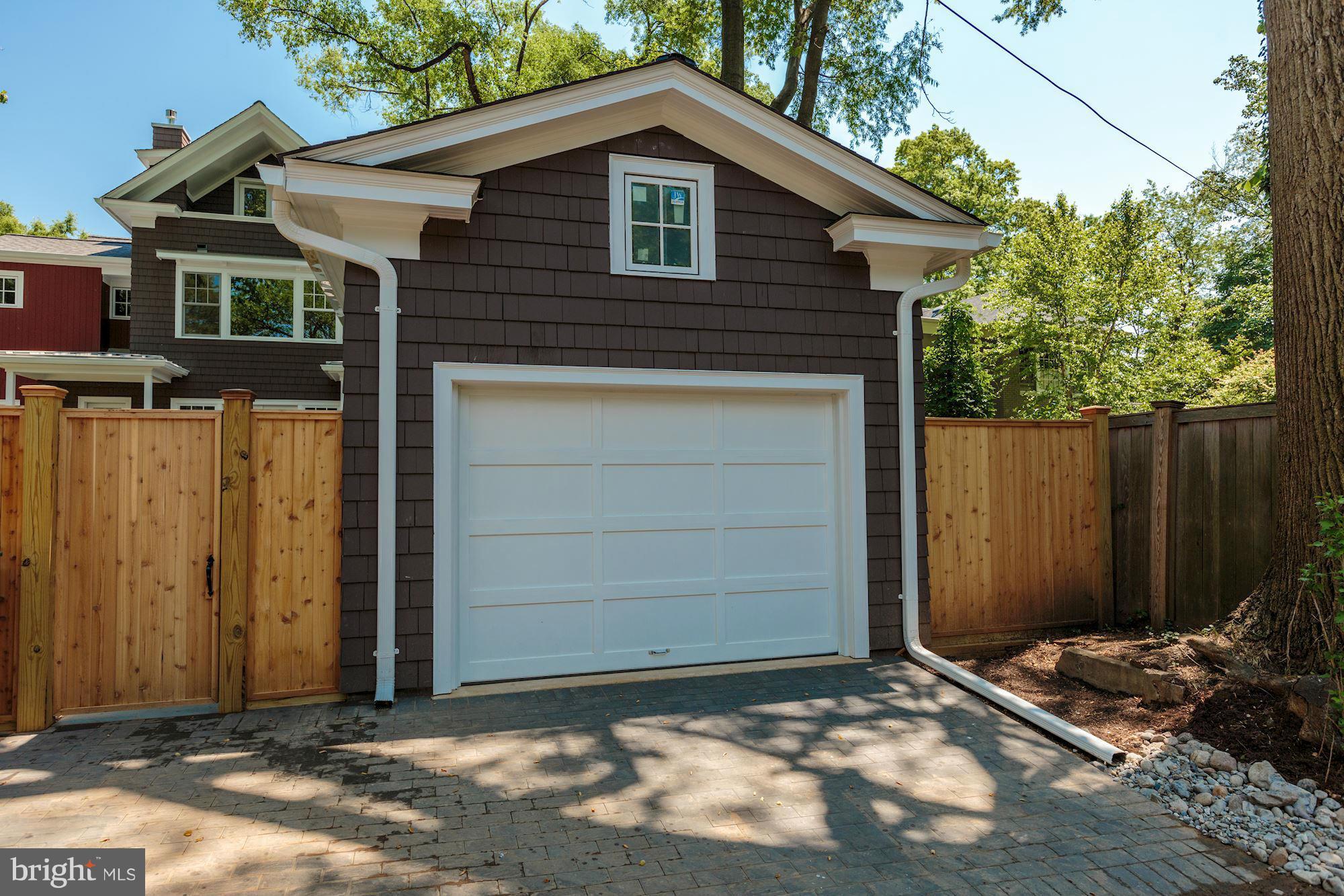 CHEVY CHASE - Residential