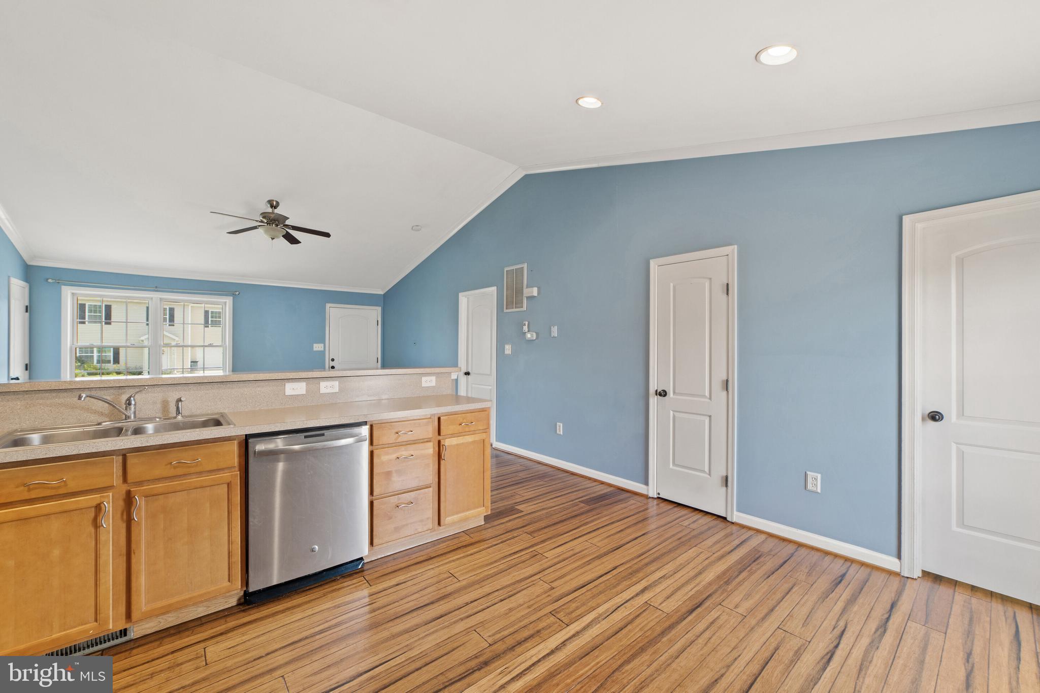 INWOOD VILLAGE - Residential