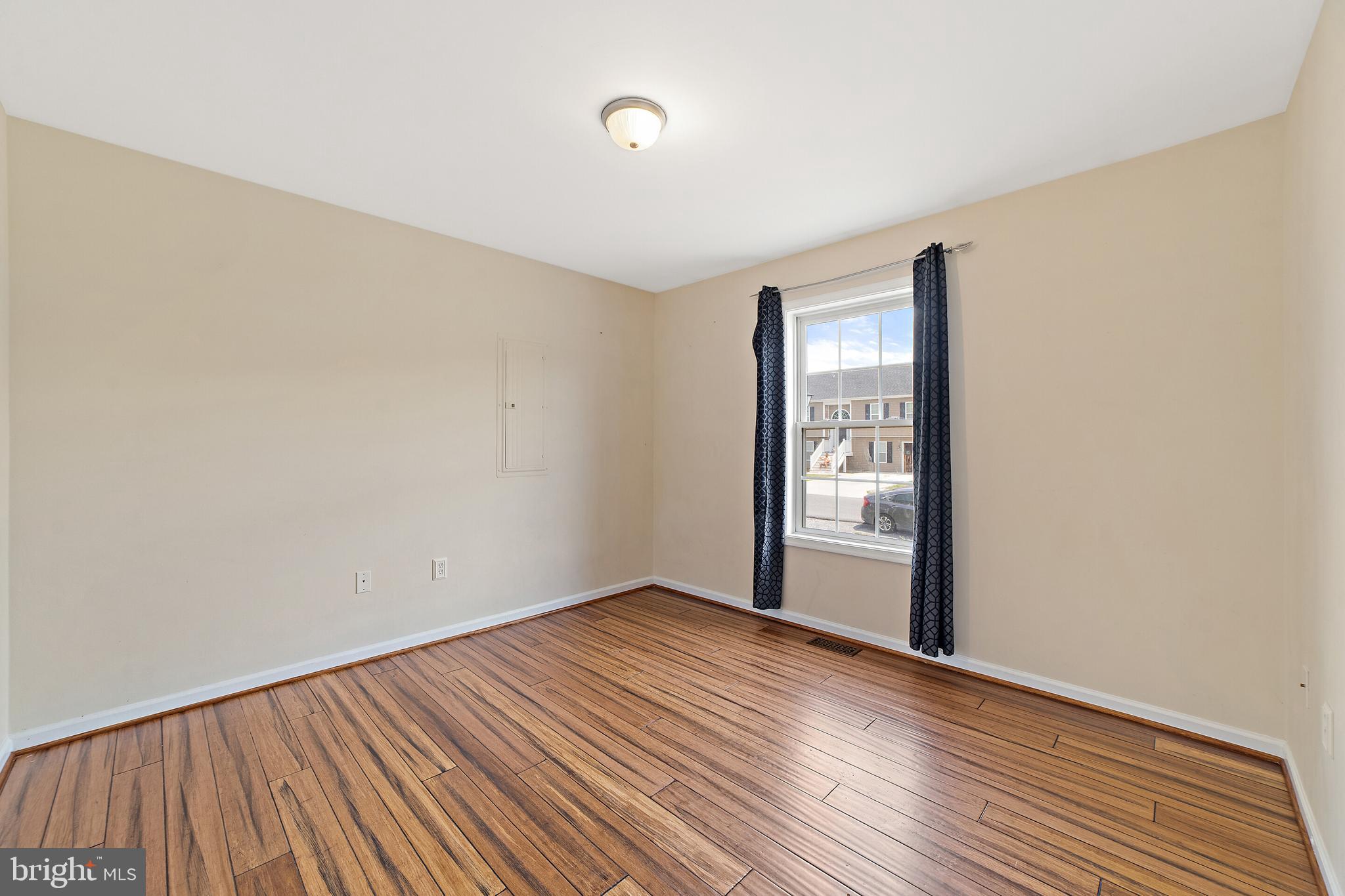 INWOOD VILLAGE - Residential