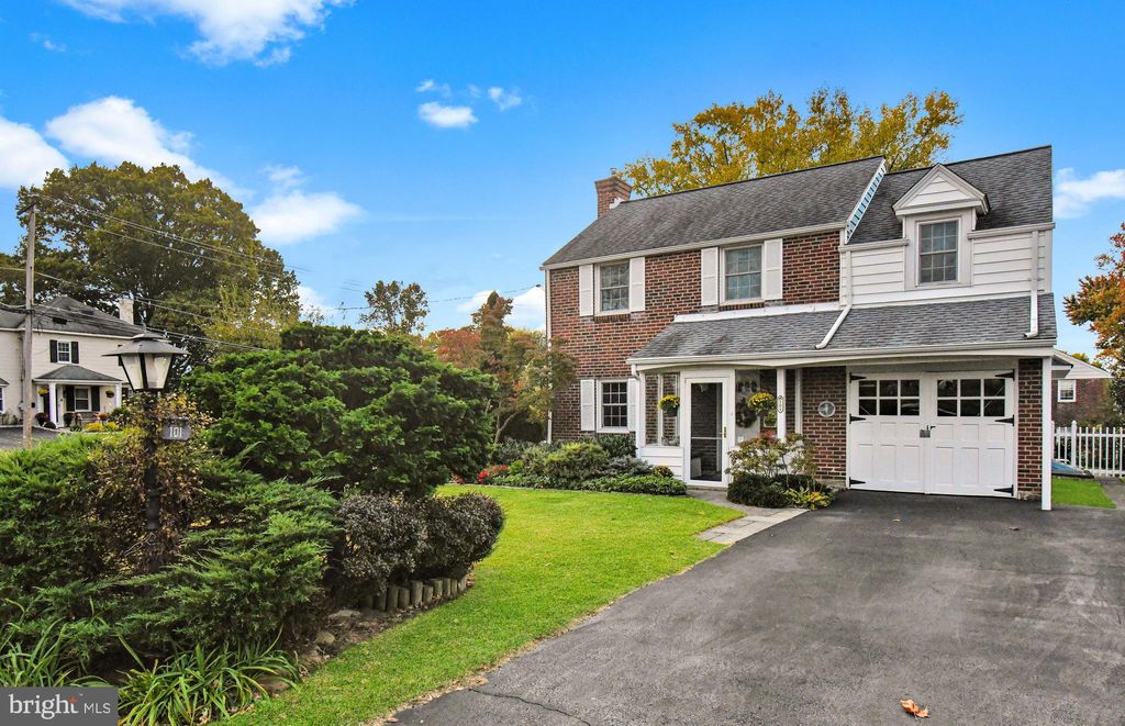 Photo of 101 Orlando Avenue, ORELAND, PA 19075 (MLS # PAMC2152662)