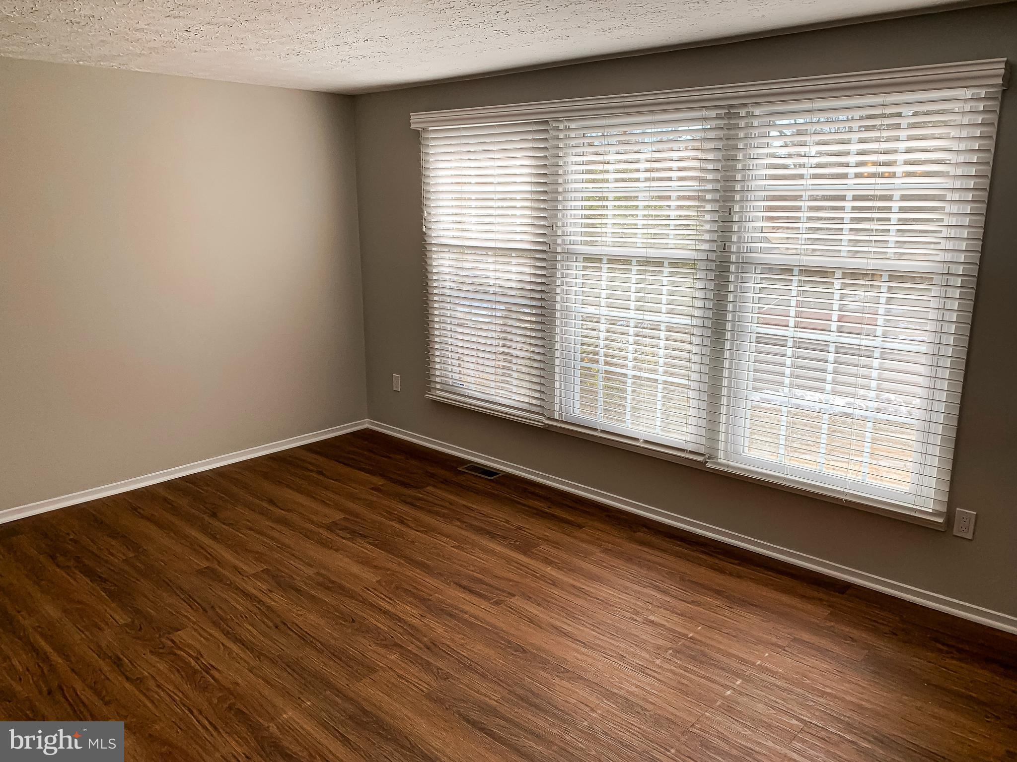 MONCLAIR - Residential Lease