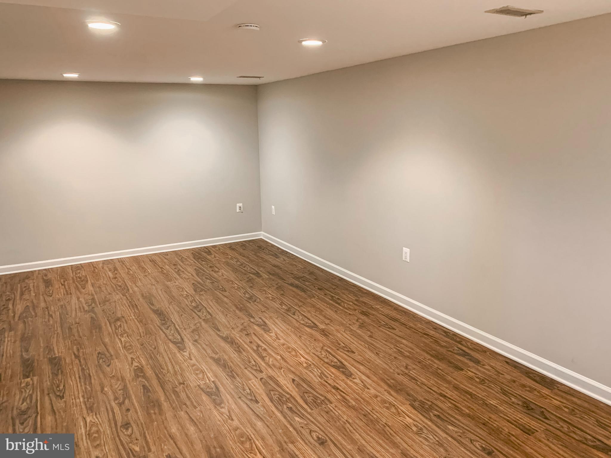 MONCLAIR - Residential Lease