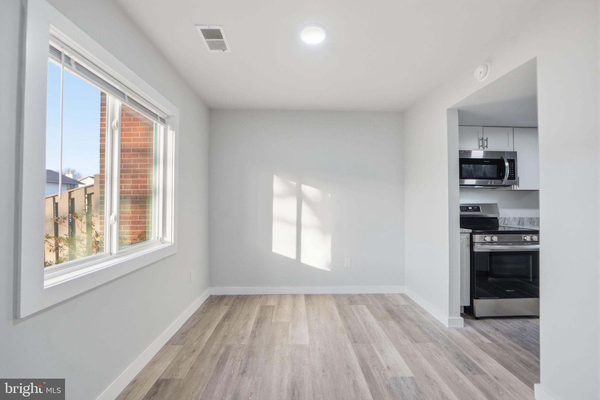 FOUR SEASONS - Residential