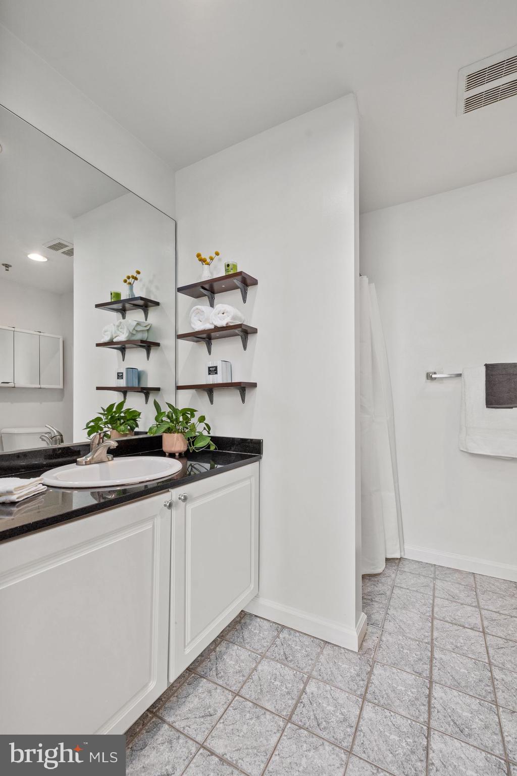 CENTER CITY - Residential Lease