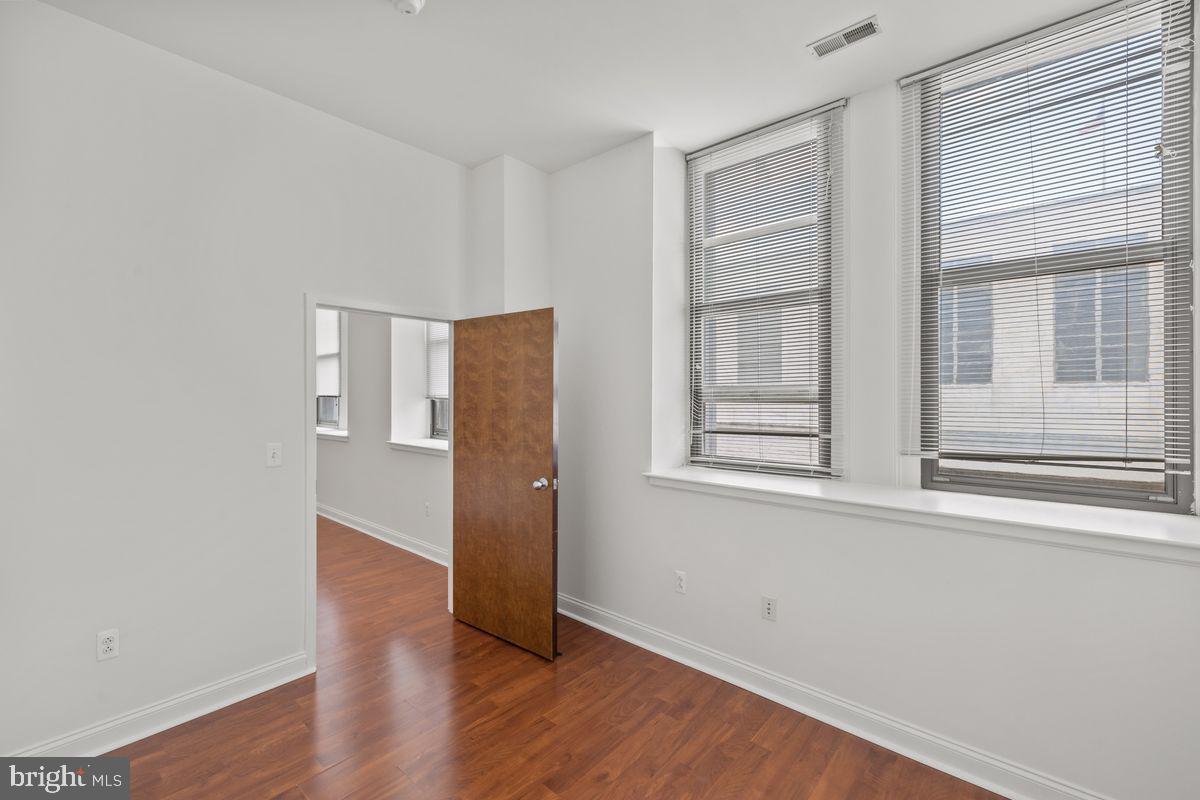 CENTER CITY - Residential Lease