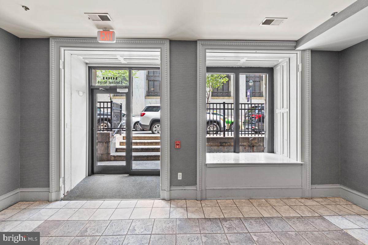 CENTER CITY - Residential Lease