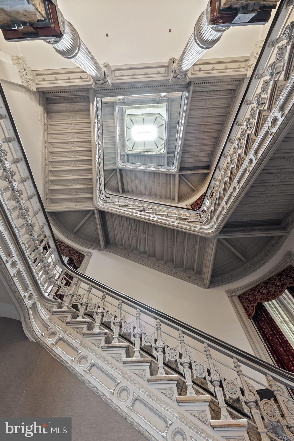 CENTER CITY - Residential Lease