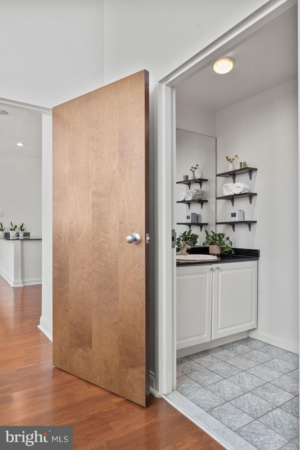 CENTER CITY - Residential Lease