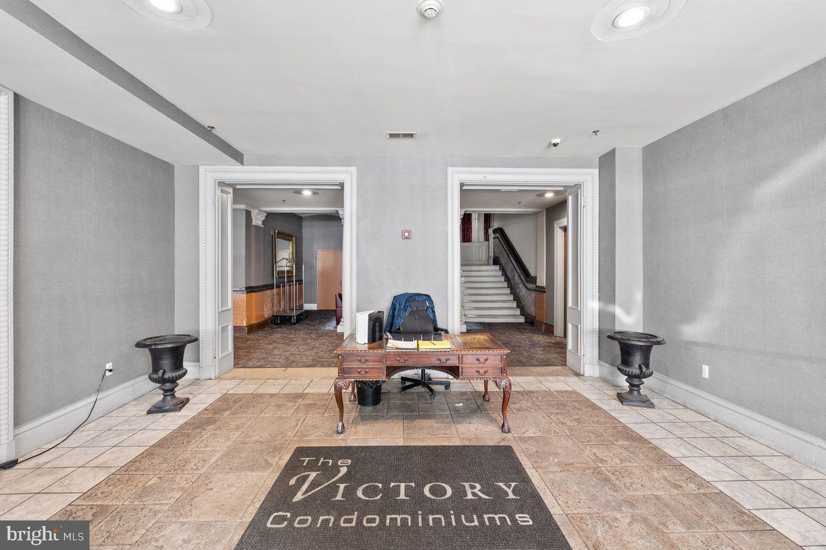 CENTER CITY - Residential Lease