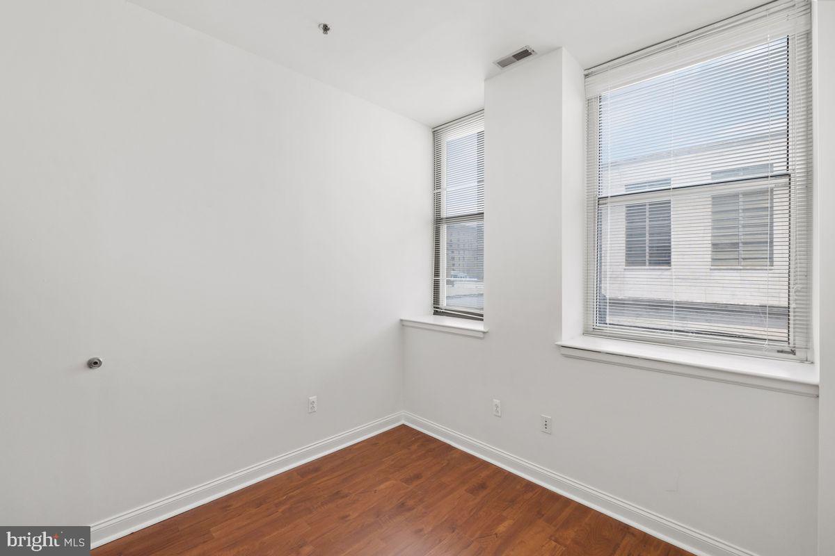 CENTER CITY - Residential Lease