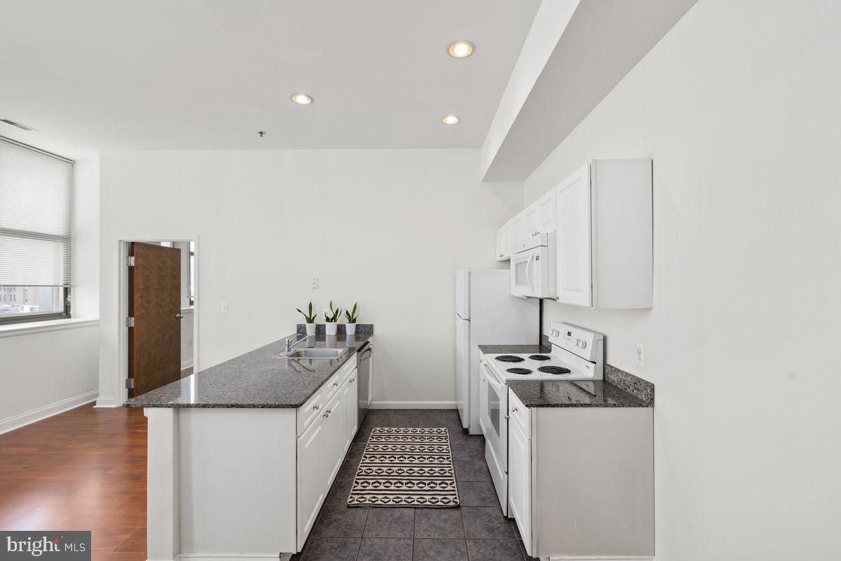 CENTER CITY - Residential Lease