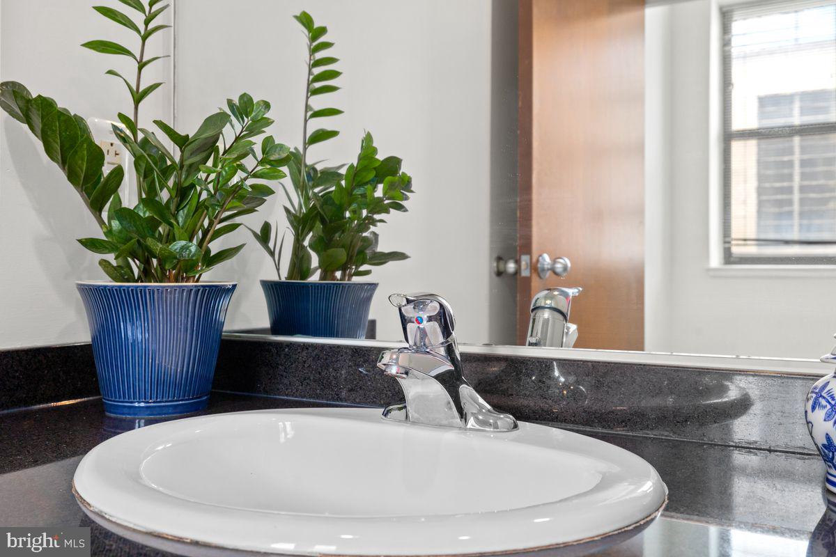 CENTER CITY - Residential Lease