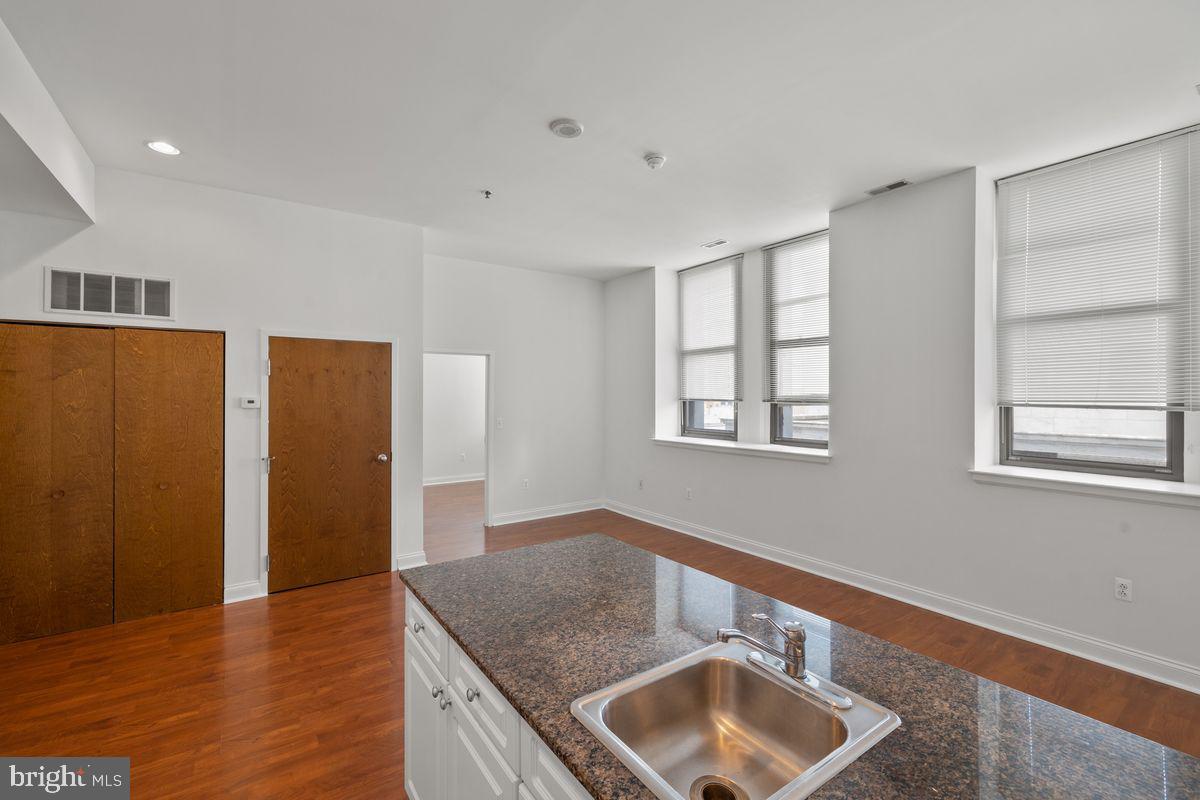 CENTER CITY - Residential Lease