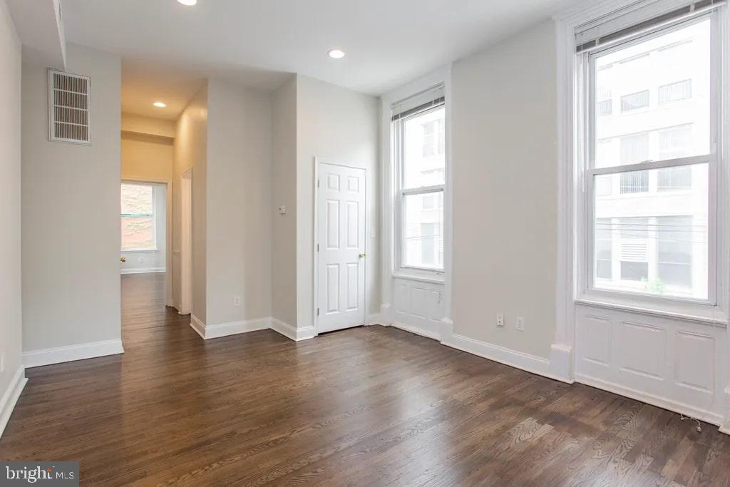 SPRING GARDEN - Residential Lease
