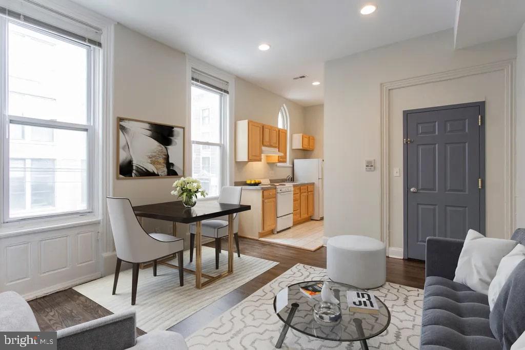 SPRING GARDEN - Residential Lease