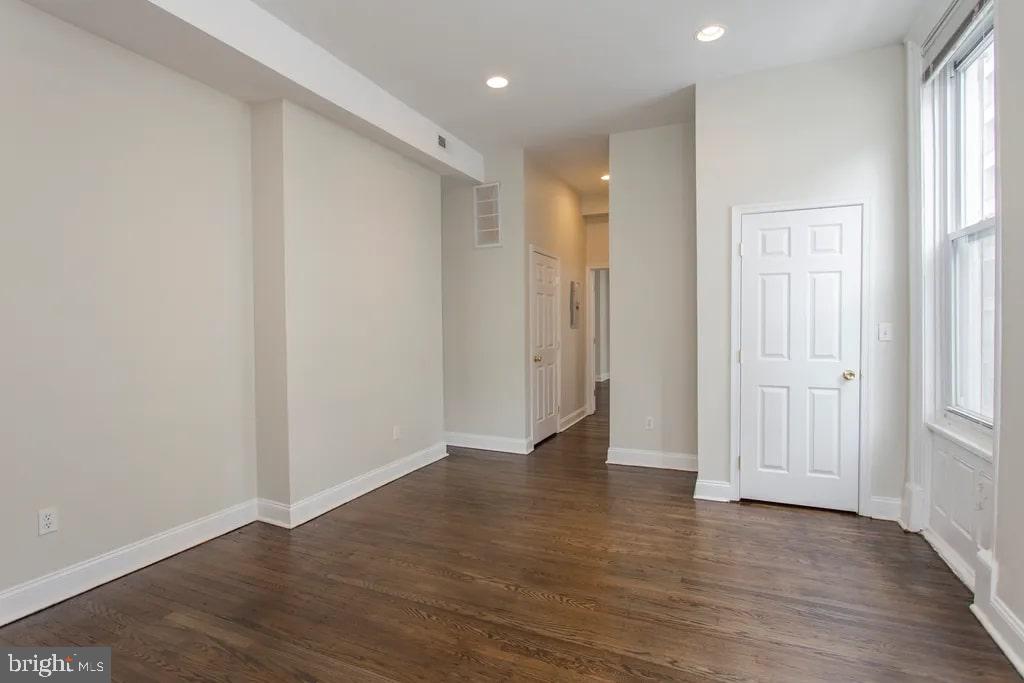 SPRING GARDEN - Residential Lease