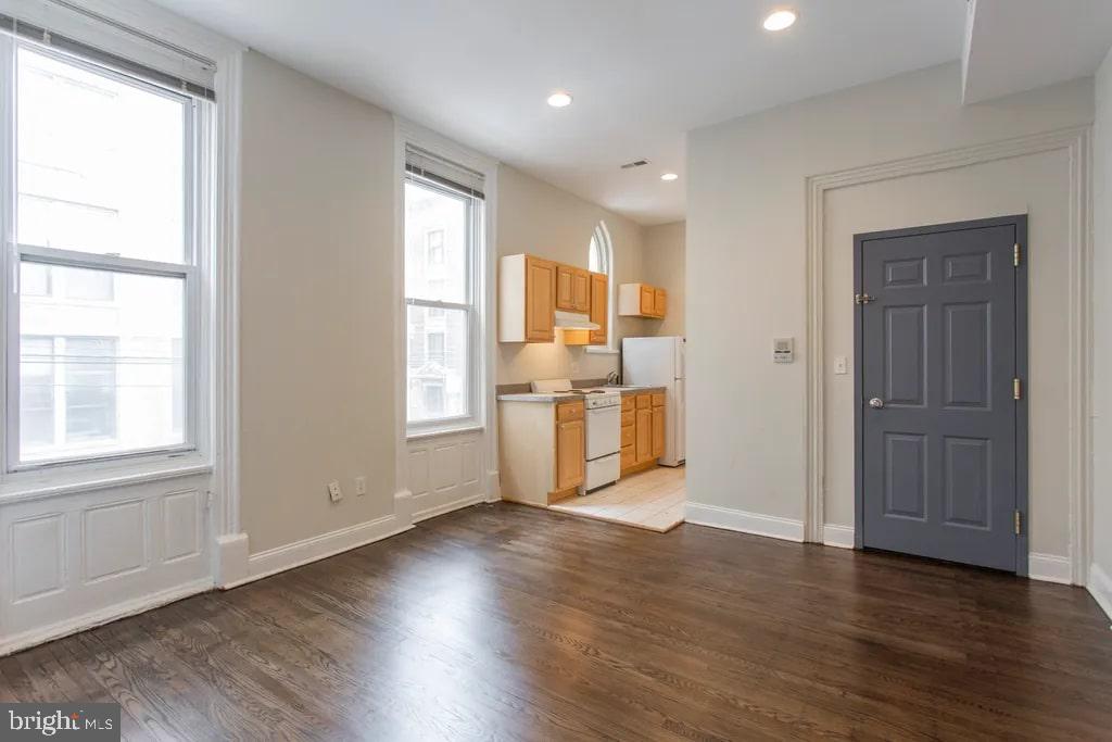 SPRING GARDEN - Residential Lease