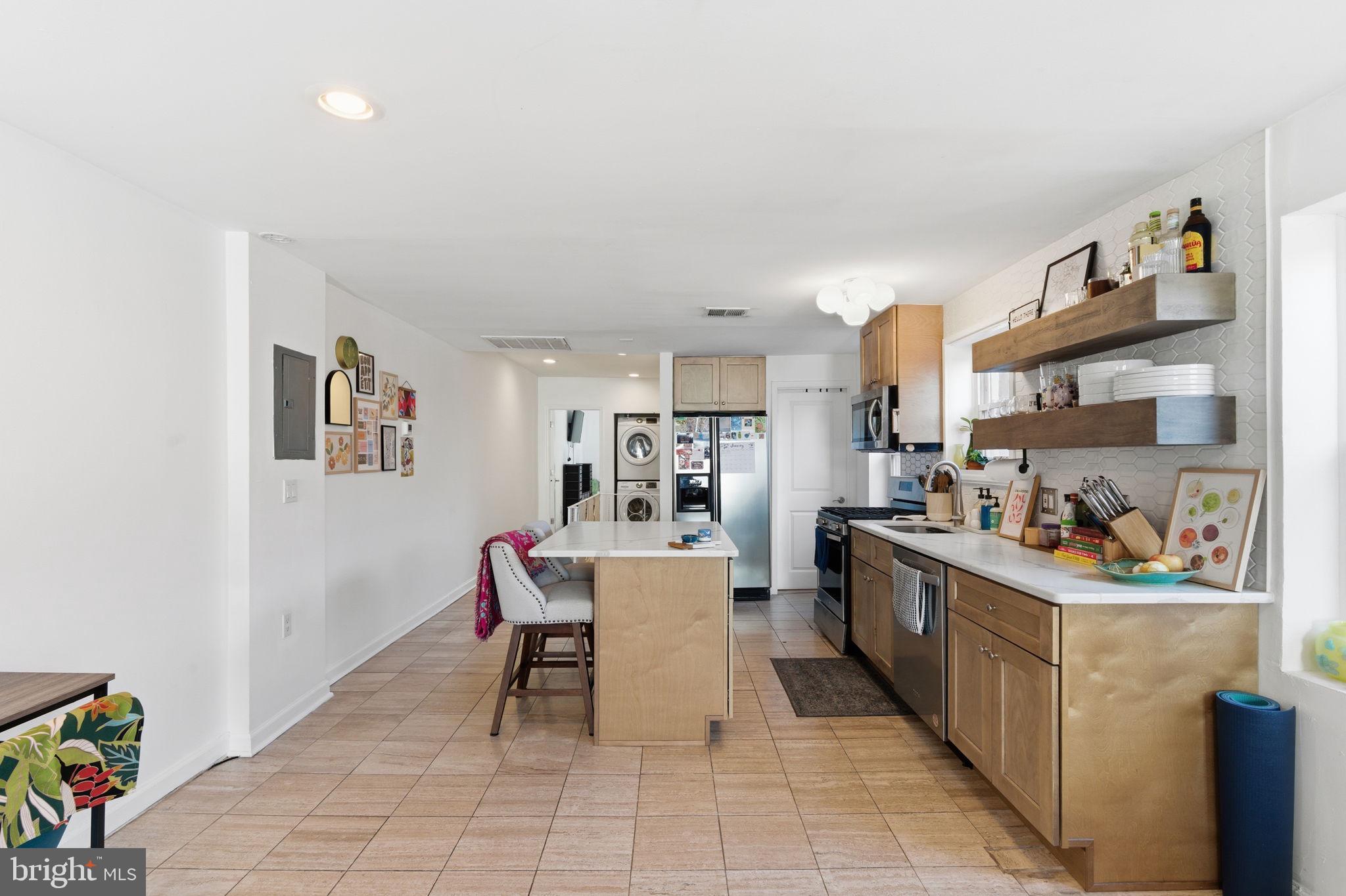 2403 FAIRMOUNT AVENUE 3