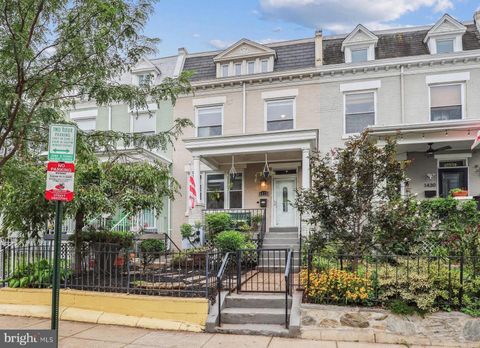 Photo of 1428 Perry Place NW, WASHINGTON, DC 20010 (MLS # DCDC2225648) Photo of 1428 Perry Place NW, WASHINGTON, DC 20010 (MLS # DCDC2225648)