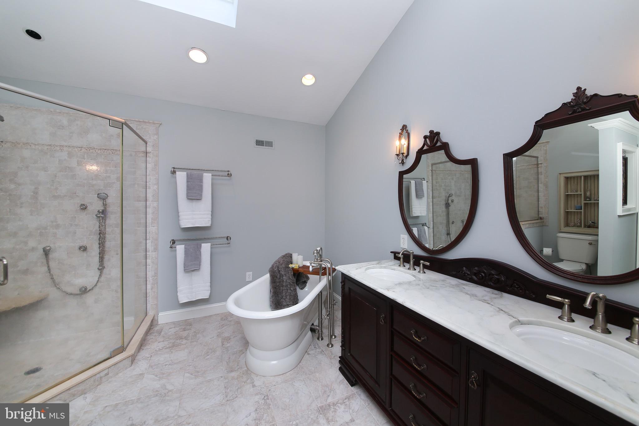 PEBBLE HILL - Residential