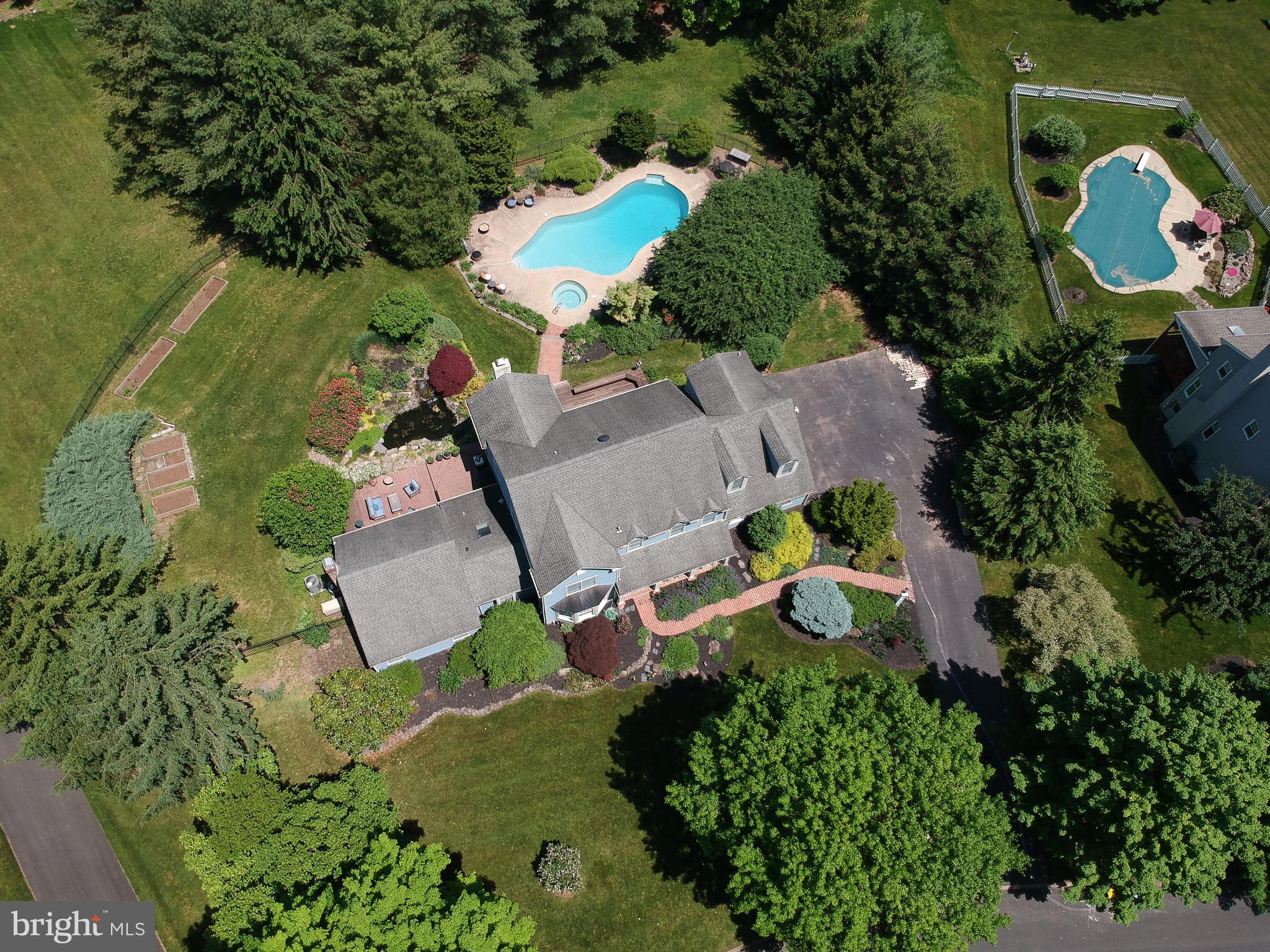 PEBBLE HILL - Residential