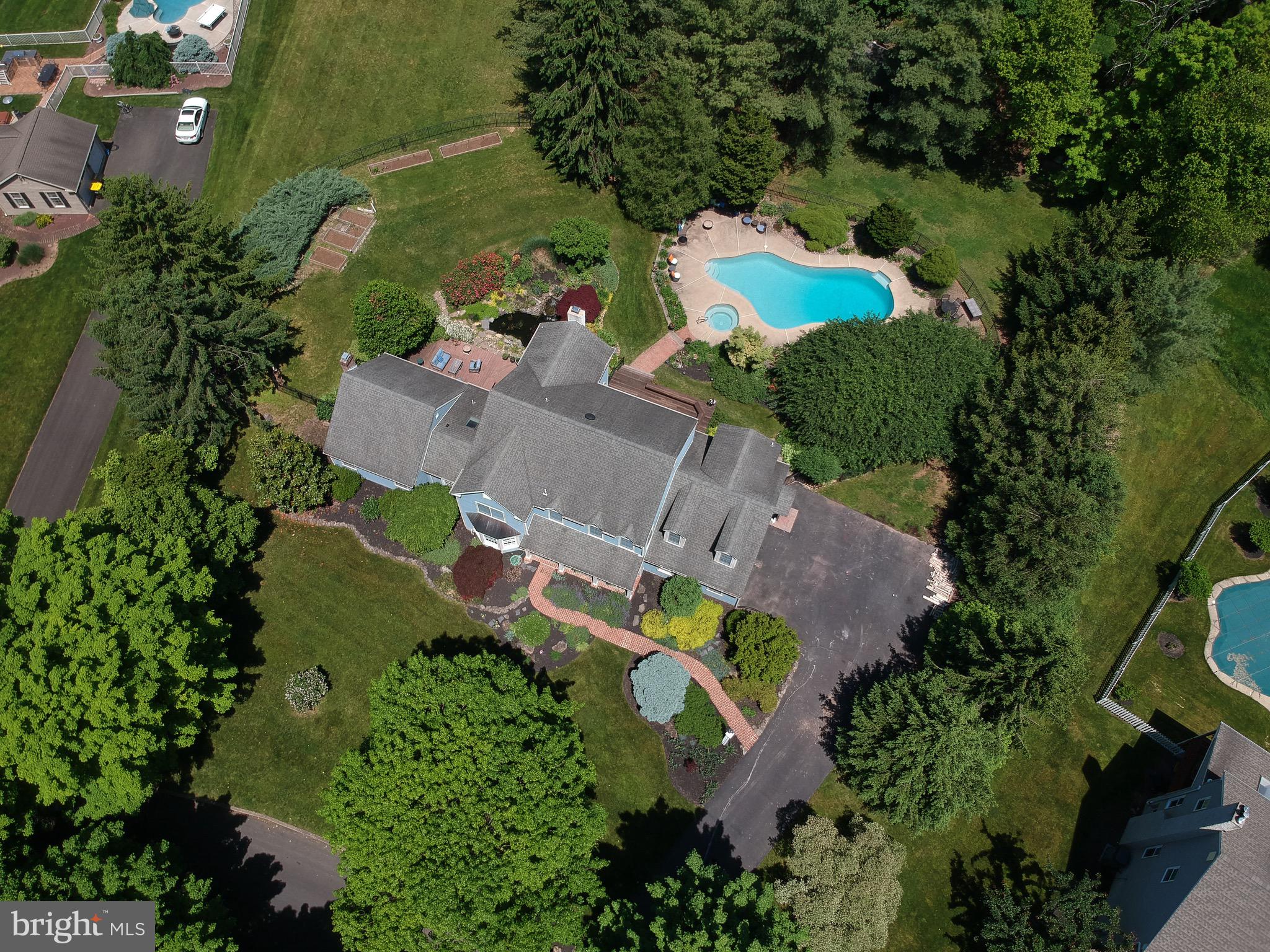 PEBBLE HILL - Residential