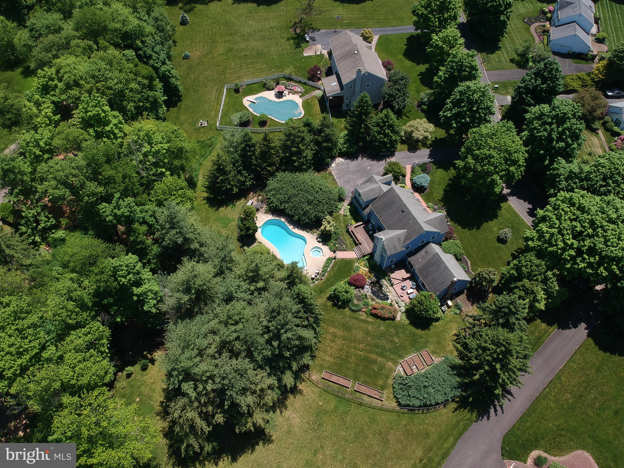 PEBBLE HILL - Residential