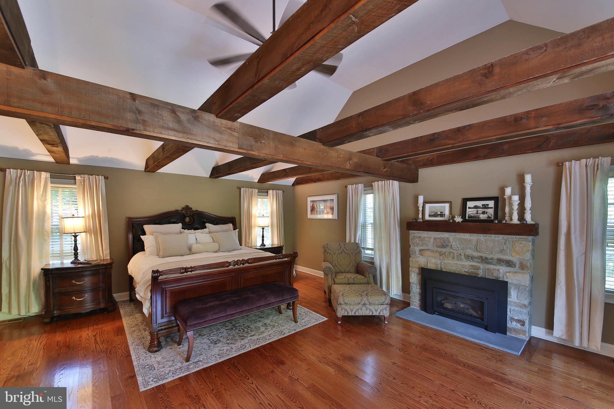 PEBBLE HILL - Residential