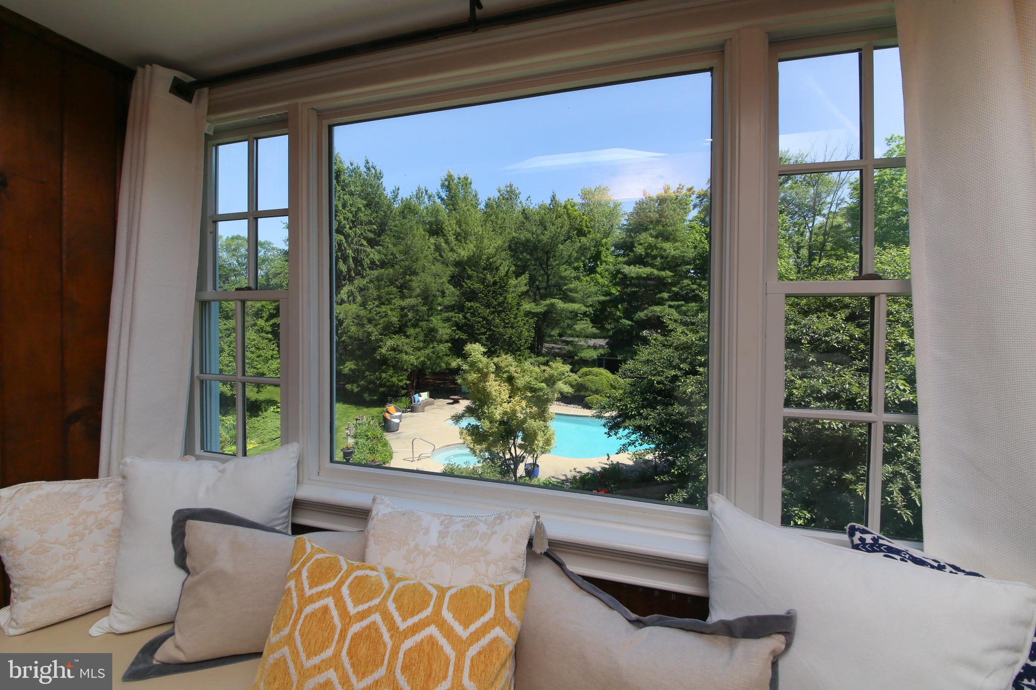 PEBBLE HILL - Residential