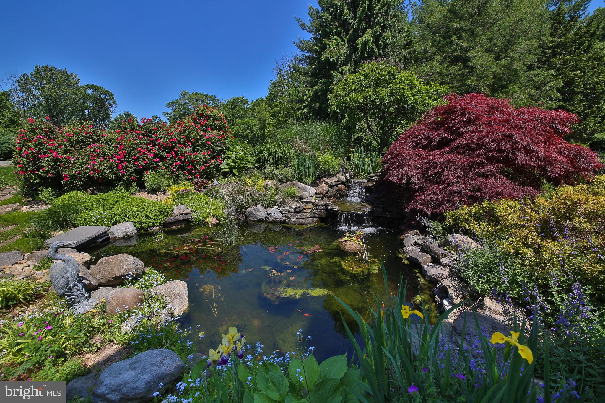 PEBBLE HILL - Residential