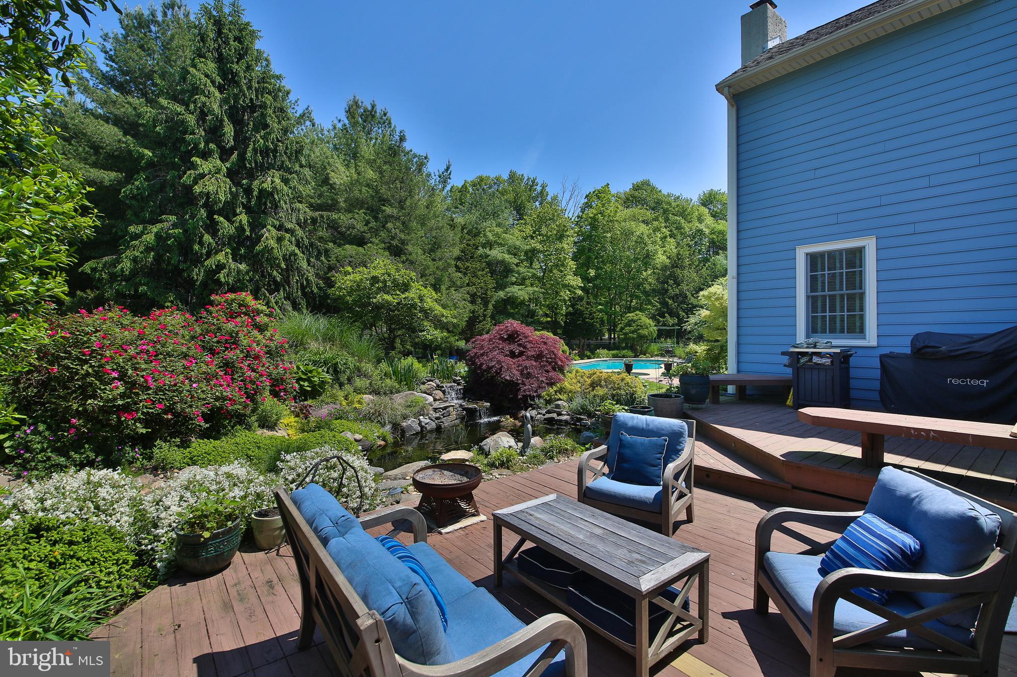 PEBBLE HILL - Residential