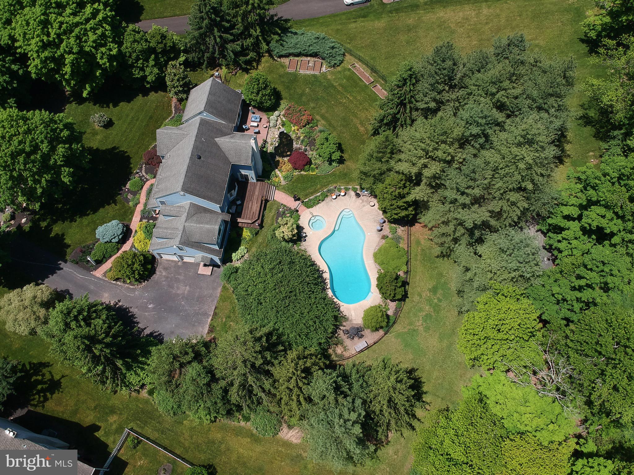 PEBBLE HILL - Residential