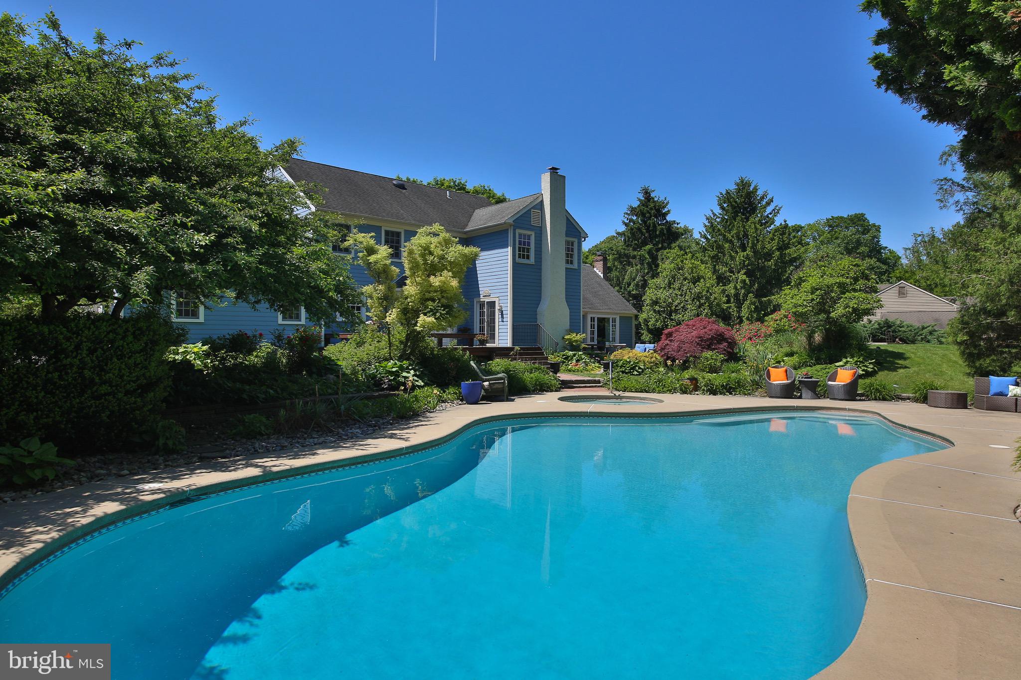 PEBBLE HILL - Residential