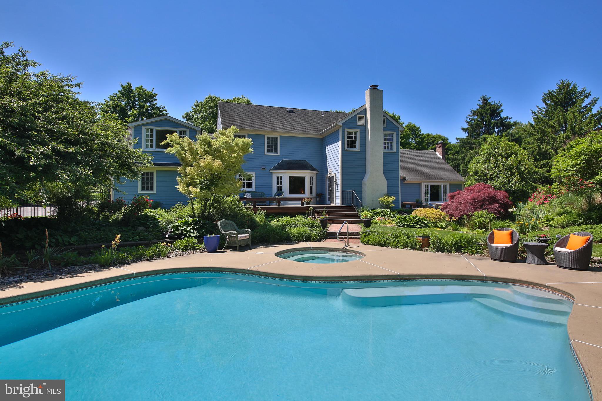 PEBBLE HILL - Residential