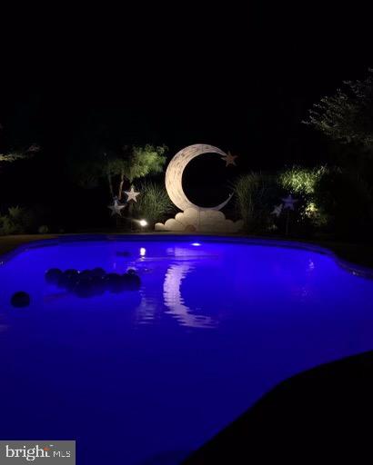 PEBBLE HILL - Residential